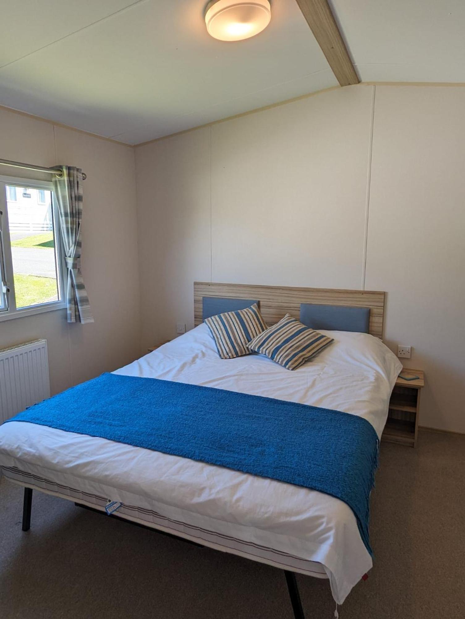 Lovely Bright Modern Caravan Swanage On Peaceful And Tranquil Holiday Park Kültér fotó
