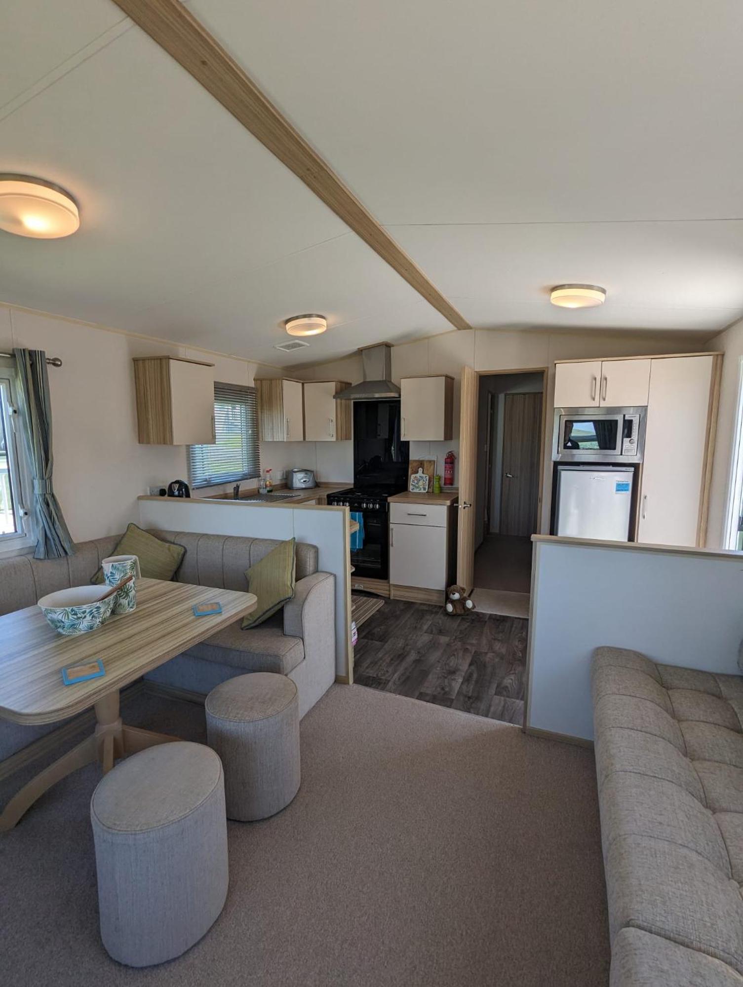 Lovely Bright Modern Caravan Swanage On Peaceful And Tranquil Holiday Park Kültér fotó