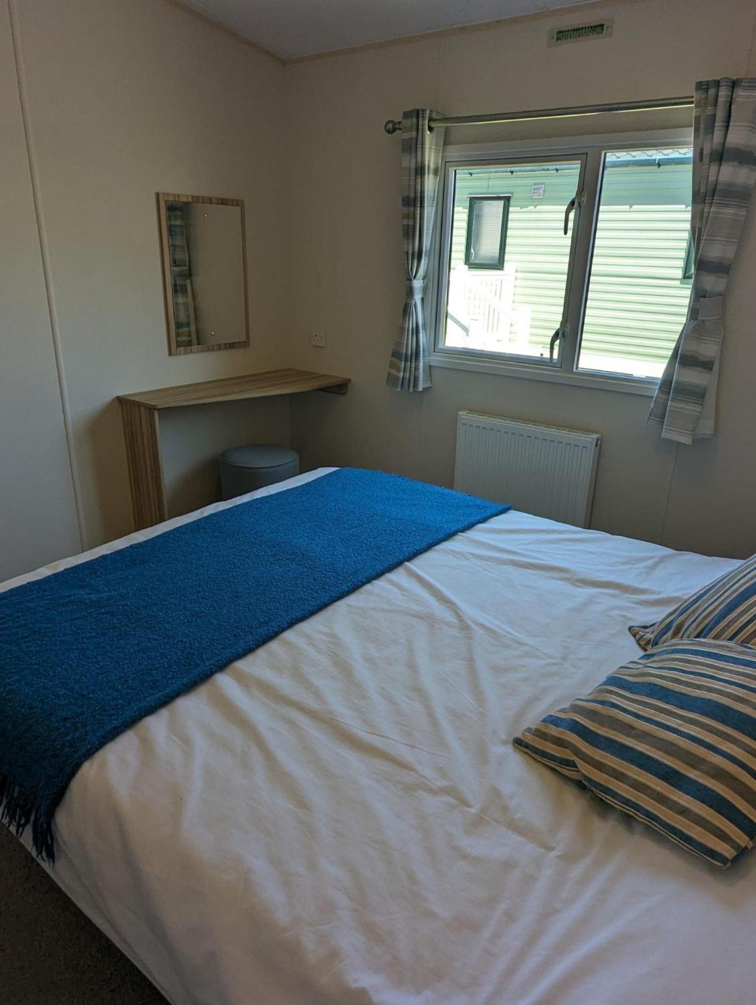 Lovely Bright Modern Caravan Swanage On Peaceful And Tranquil Holiday Park Kültér fotó