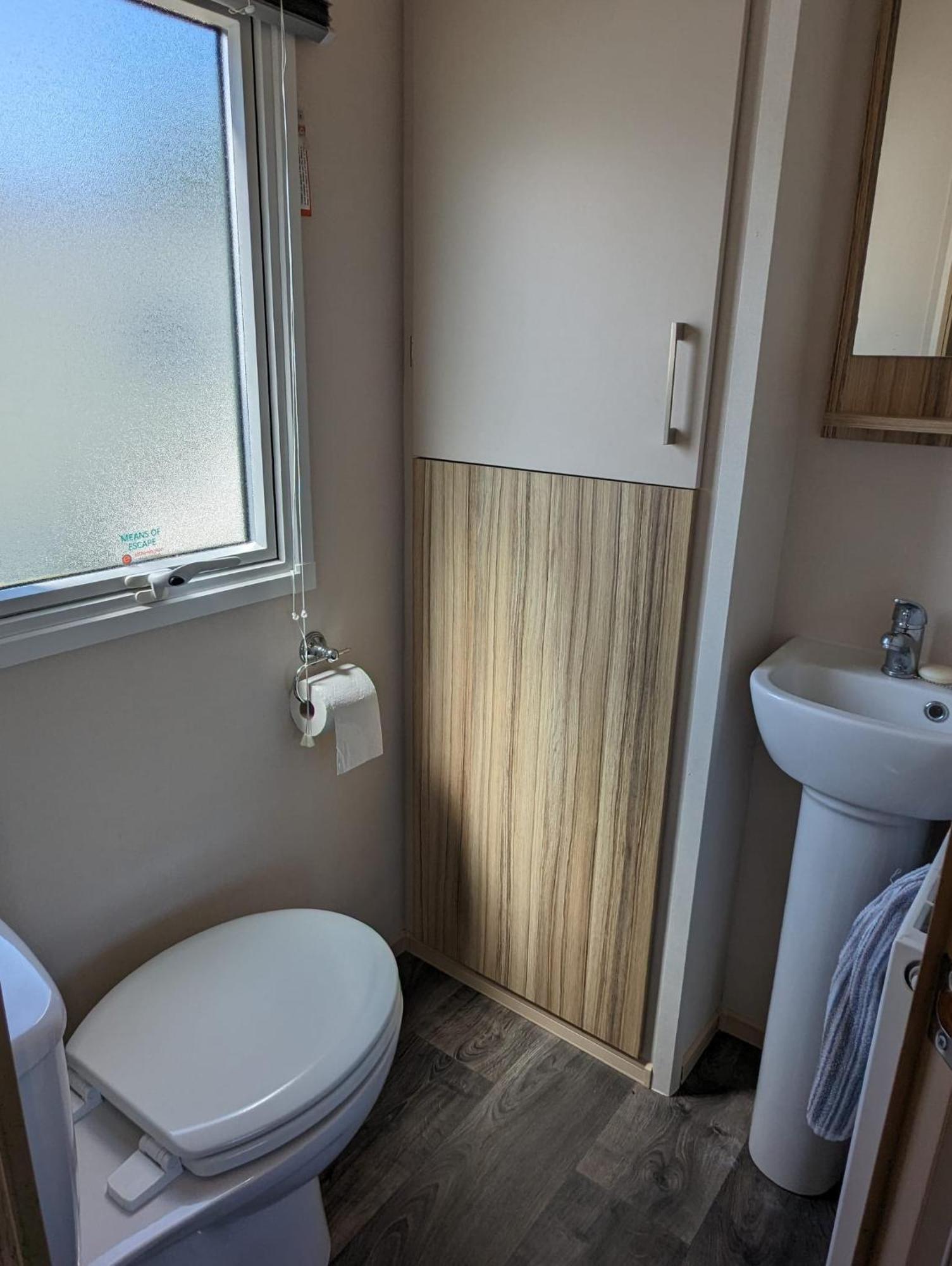 Lovely Bright Modern Caravan Swanage On Peaceful And Tranquil Holiday Park Kültér fotó